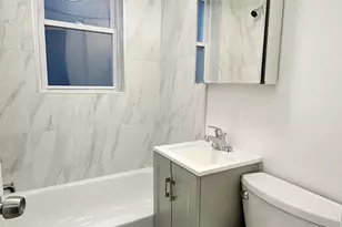 5710 N Winthrop Ave, Chicago, IL 60660 - Photo 9