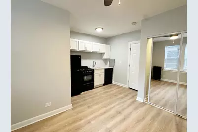 5710 N Winthrop Avenue #303, Chicago, IL 60660 - Photo 3