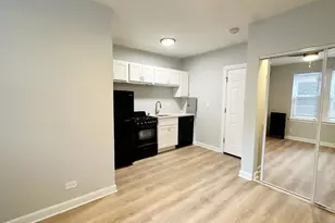 5710 N Winthrop Ave, Chicago, IL 60660 - Photo 3