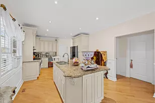 3132 N Luna Ave, Chicago, IL 60641 - Photo 9