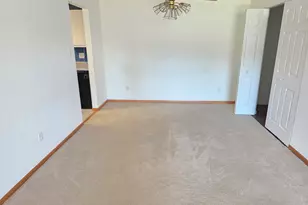 801 Brook Dr, Streamwood, IL 60107 - Photo 3