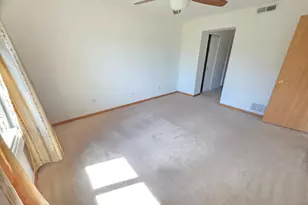 801 Brook Dr, Streamwood, IL 60107 - Photo 15