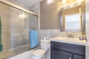 33 W Delaware Pl, Chicago, IL 60610 - Photo 13