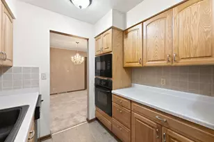 2136 Highland Dr, Sycamore, IL 60178 - Photo 9