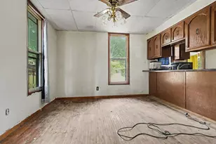 212 W Maple St, Fairbury, IL 61739 - Photo 9