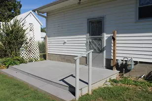 509 High St, Alma, IL 62807 - Photo 5