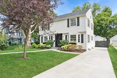130 Ingleside Avenue, Aurora, IL 60506 - Photo 1