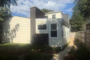 446 Washington Park, Waukegan, IL 60085 - Photo 3