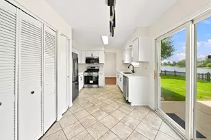 2420 Sisters Ct, Naperville, IL 60564 - Photo 7