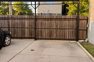 3858 W Grenshaw St, Chicago, IL 60624 - Photo 5