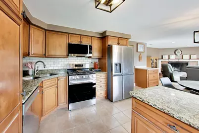 427 Kent Court, Schaumburg, IL 60193 - Photo 9