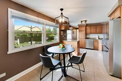 427 Kent Court, Schaumburg, IL 60193 - Photo 11
