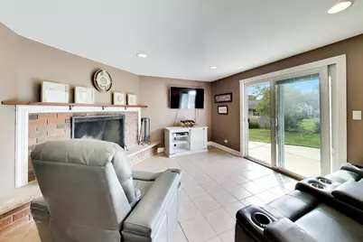 427 Kent Court, Schaumburg, IL 60193 - Photo 13