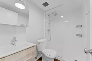 5718 N Winthrop Ave, Chicago, IL 60660 - Photo 11
