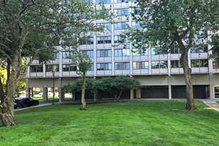 4800 S Lake Park Ave, Chicago, IL 60615 - Photo 3