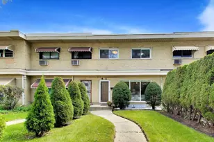 829 Dodge Ave, Evanston, IL 60202 - Photo 1