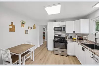 10290 W Waldo Avenue, Beach Park, IL 60099 - Photo 9