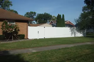 1004 Holcomb St, Streator, IL 61364 - Photo 3