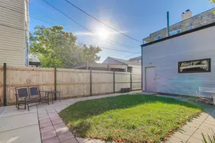 2857 W Fletcher St, Chicago, IL 60618 - Photo 17