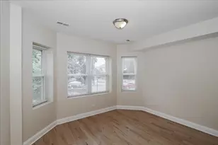 1939 W Granville Ave, Chicago, IL 60660 - Photo 9