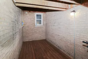 1939 W Granville Ave, Chicago, IL 60660 - Photo 21