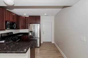 1939 W Granville Ave, Chicago, IL 60660 - Photo 7