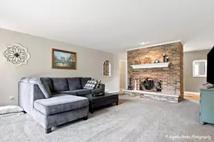 411 N Shepherd Hill Ln, McHenry, IL 60050 - Photo 7