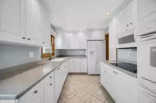 201 N Elmhurst Ave, Mount Prospect, IL 60056 - Photo 9