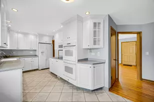 201 N Elmhurst Ave, Mount Prospect, IL 60056 - Photo 7