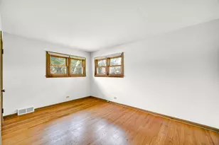 201 N Elmhurst Ave, Mount Prospect, IL 60056 - Photo 11