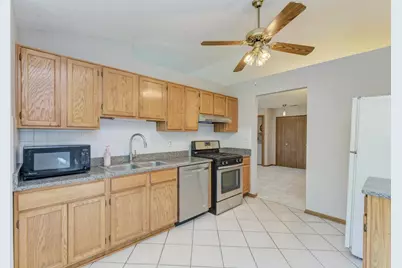 216 Stoneybrook Lane #2D, Bloomingdale, IL 60108 - Photo 9