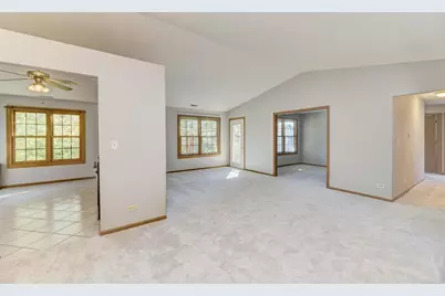 216 Stoneybrook Lane #2D, Bloomingdale, IL 60108 - Photo 3