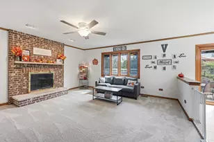 655 Crest Dr, Cary, IL 60013 - Photo 13