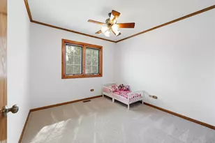 655 Crest Dr, Cary, IL 60013 - Photo 25