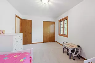 655 Crest Dr, Cary, IL 60013 - Photo 27