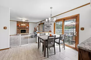 655 Crest Dr, Cary, IL 60013 - Photo 11