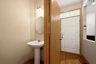 7411 Grandview Ct, Carpentersville, IL 60110 - Photo 11