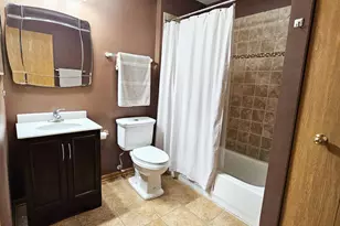7411 Grandview Ct, Carpentersville, IL 60110 - Photo 17