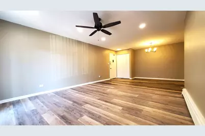 1195 Meadow Lane #214, Hoffman Estates, IL 60169 - Photo 5