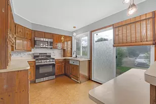 414 Gainsborough Ct, Bolingbrook, IL 60440 - Photo 3