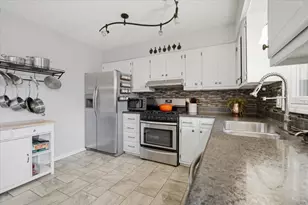 1416 N Hershey Rd, Bloomington, IL 61704 - Photo 17