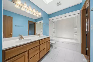 10325 S Whipple St, Chicago, IL 60655 - Photo 11