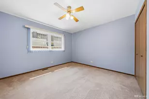 10325 S Whipple St, Chicago, IL 60655 - Photo 15