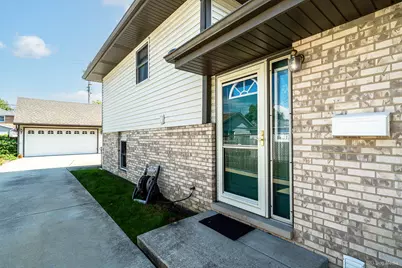 10325 S Whipple Street, Chicago, IL 60655 - Photo 23
