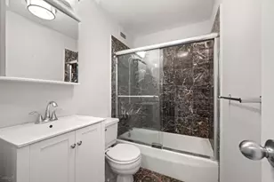 88 W Schiller St, Chicago, IL 60610 - Photo 15
