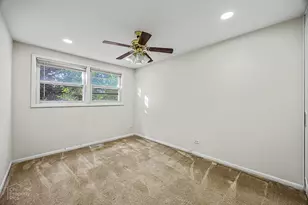 2102 Stanley Ct, Schaumburg, IL 60194 - Photo 15