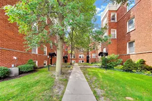 3201 W Argyle St, Chicago, IL 60625 - Photo 3