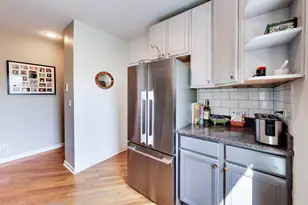 3201 W Argyle St, Chicago, IL 60625 - Photo 9