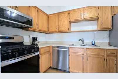 2610 Oakton Street #5W, Park Ridge, IL 60068 - Photo 5