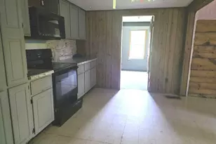 405 Marion St, Warsaw, IL 62379 - Photo 11